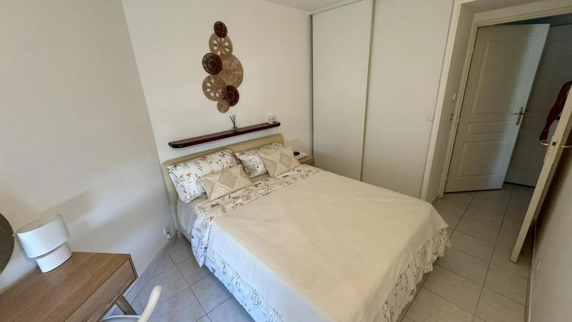 Elegant Apartment With Sea View And Swimming Pool Nice