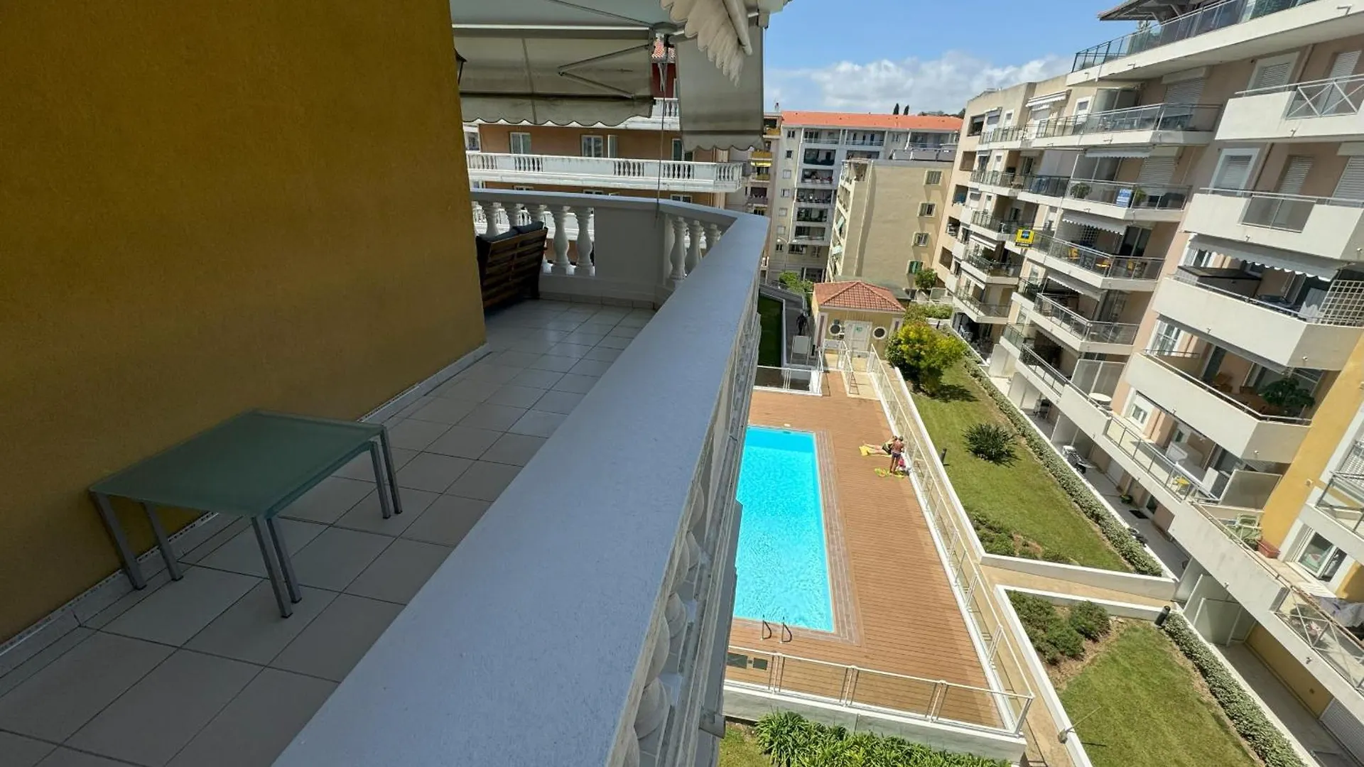 Elegant Apartment With Sea View And Swimming Pool Nice
