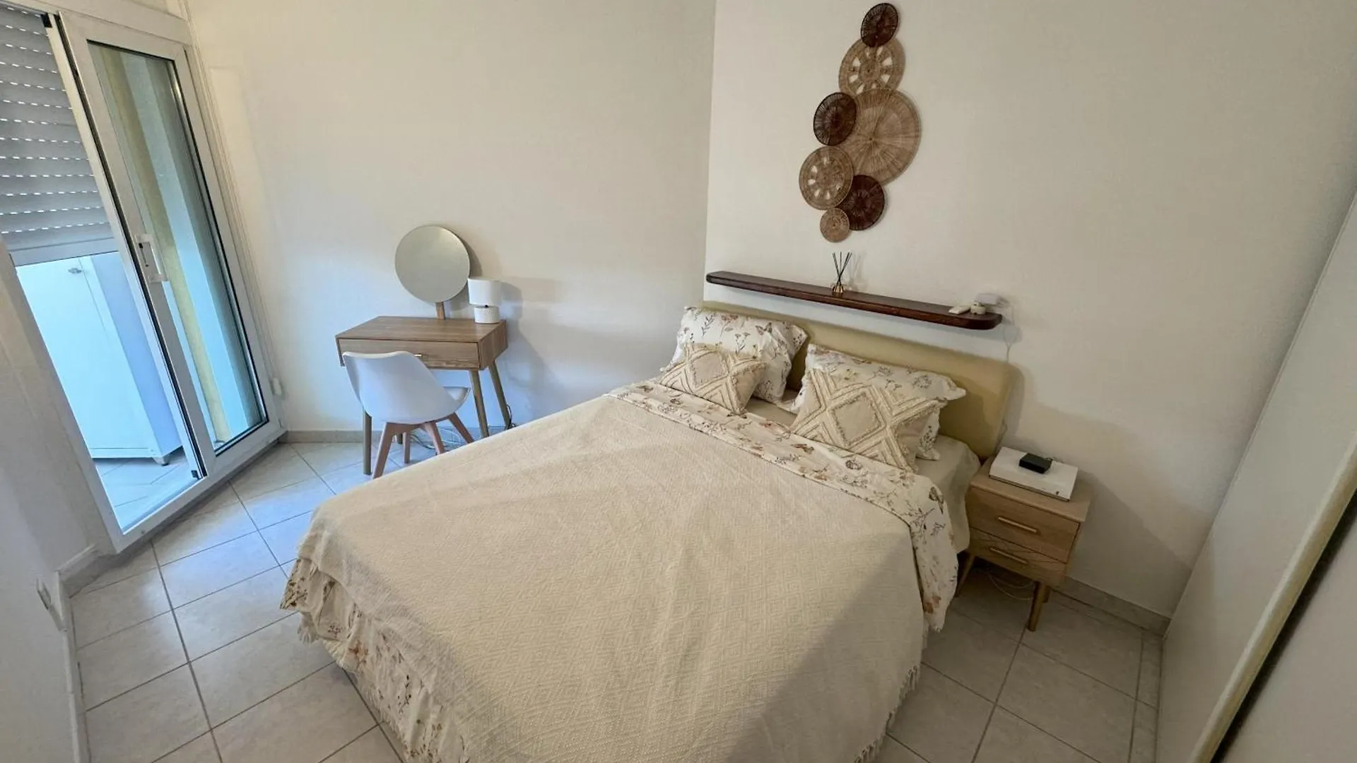Elegant Apartment With Sea View And Swimming Pool Nice