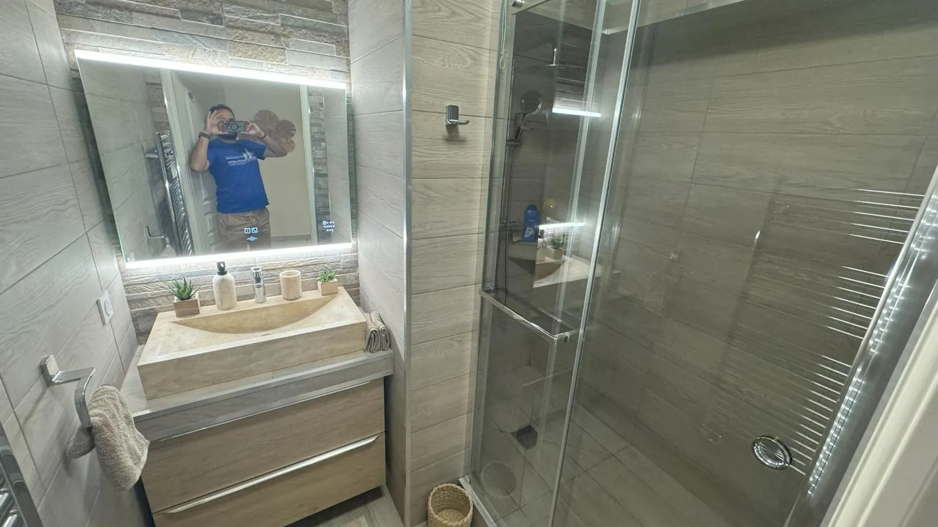 Elegant Apartment With Sea View And Swimming Pool Nice 0*,  Frankrig